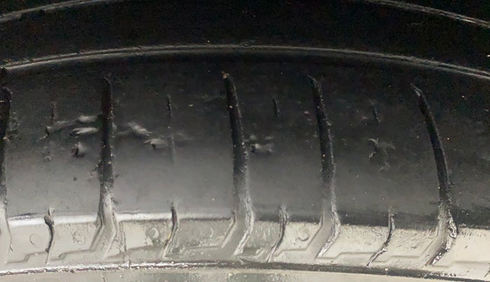 2019 Tata NEXON XZ PLUS DIESEL, Diesel, Manual, 1,07,991 km, Left Rear Tyre Tread