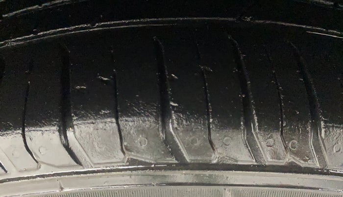 2019 Tata NEXON XZ PLUS DIESEL, Diesel, Manual, 1,07,991 km, Right Front Tyre Tread