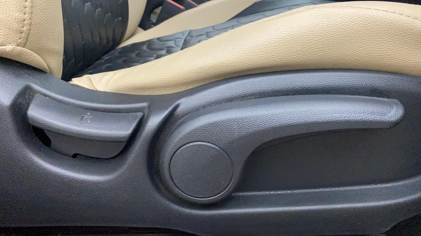2018 Hyundai Elite i20 ASTA 1.2  CVT, Petrol, Automatic, 49,659 km, Driver Side Adjustment Panel