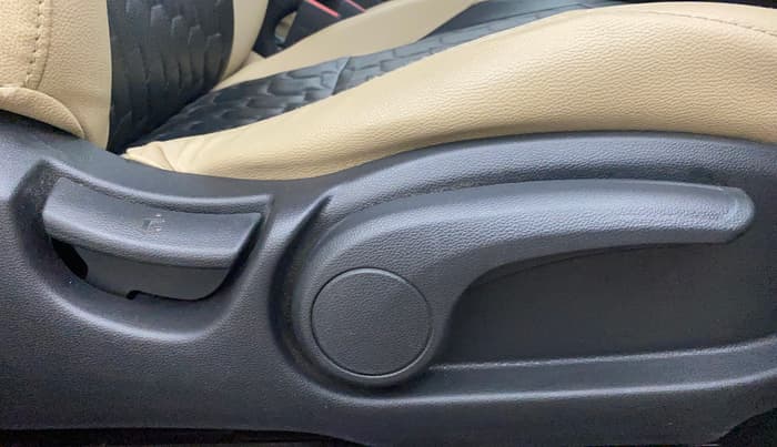 2018 Hyundai Elite i20 ASTA 1.2  CVT, Petrol, Automatic, 49,659 km, Driver Side Adjustment Panel