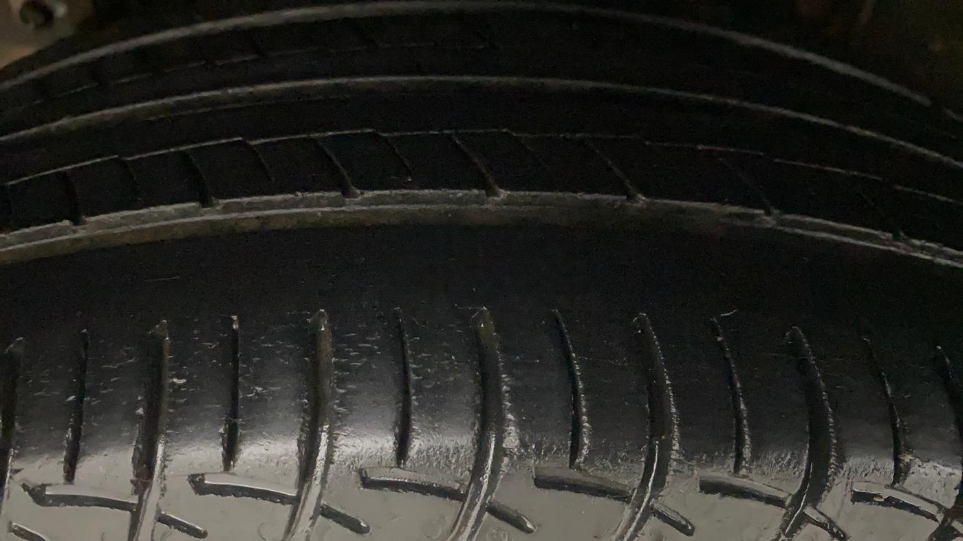 2018 Hyundai Elite i20 ASTA 1.2  CVT, Petrol, Automatic, 49,659 km, Right Rear Tyre Tread