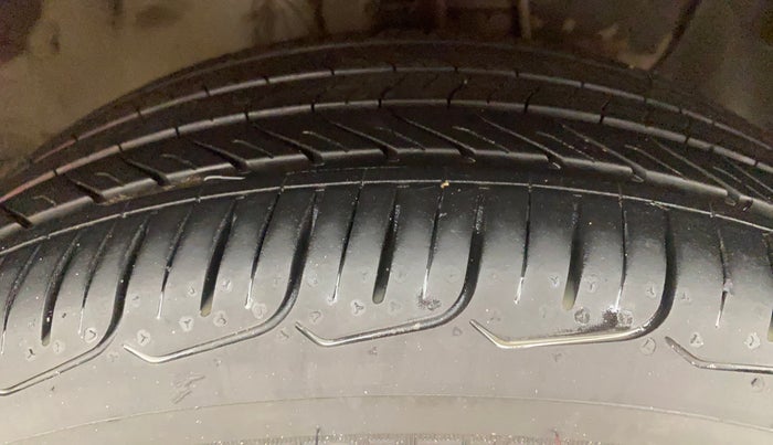2016 Hyundai Elite i20 ASTA 1.2, Petrol, Manual, 63,966 km, Right Front Tyre Tread