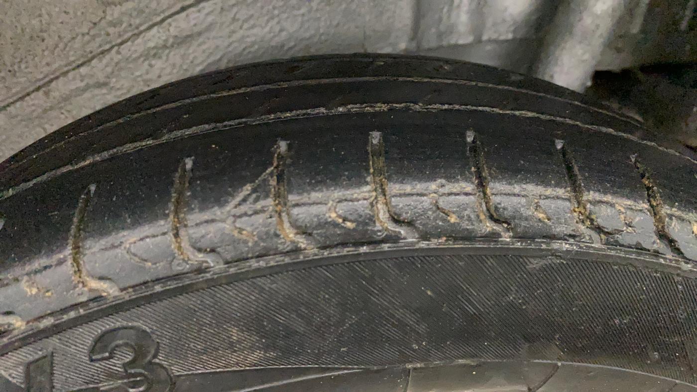 2013 Maruti Wagon R 1.0 LXI, Petrol, Manual, 33,114 km, Left Rear Tyre Tread