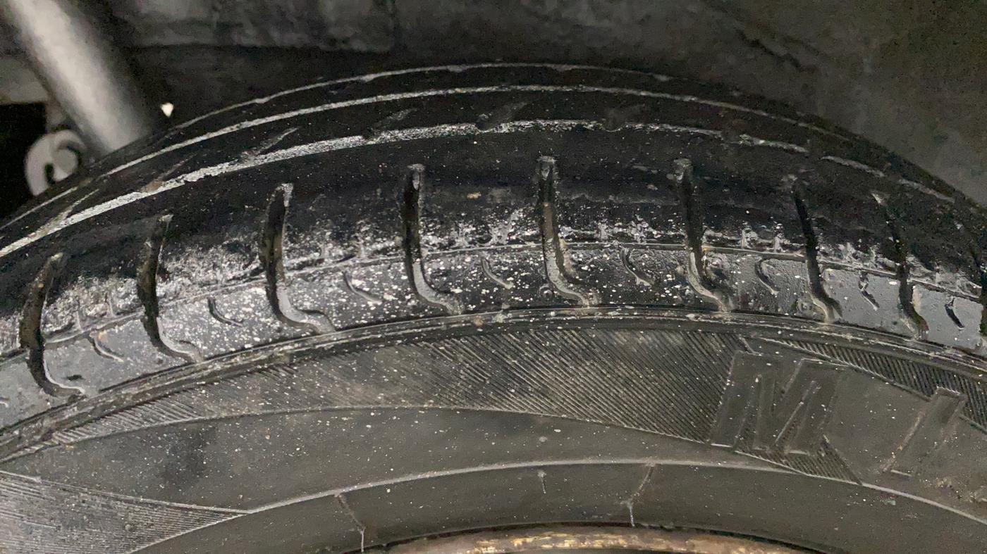 2013 Maruti Wagon R 1.0 LXI, Petrol, Manual, 33,114 km, Right Rear Tyre Tread