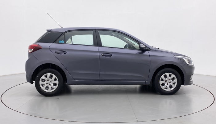 2017 Hyundai Elite i20 SPORTZ 1.2, Petrol, Manual, 45,085 km, Right Side View