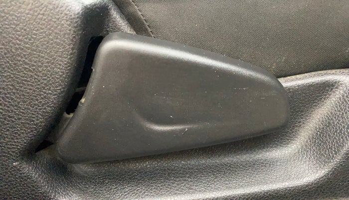 2020 Renault Kwid RXT 1.0 AMT (O), Petrol, Automatic, 19,478 km, Driver Side Adjustment Panel