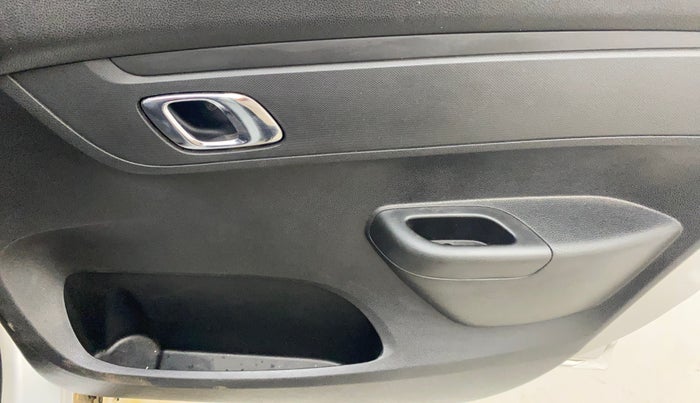 2020 Renault Kwid RXT 1.0 AMT (O), Petrol, Automatic, 19,478 km, Driver Side Door Panels Control