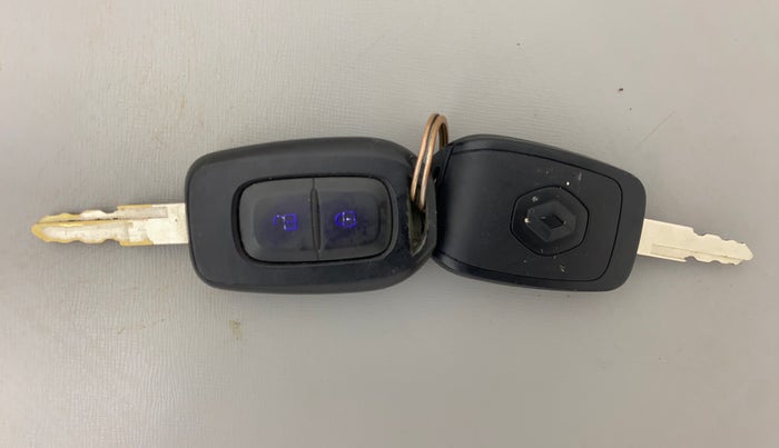 2020 Renault Kwid RXT 1.0 AMT (O), Petrol, Automatic, 19,478 km, Key Close Up