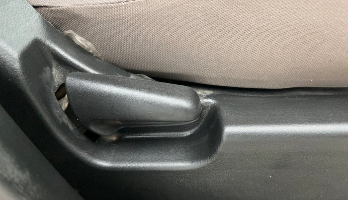 2014 Maruti Wagon R 1.0 VXI, Petrol, Manual, 62,301 km, Driver Side Adjustment Panel