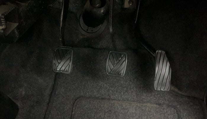 2014 Maruti Wagon R 1.0 VXI, Petrol, Manual, 62,301 km, Pedals