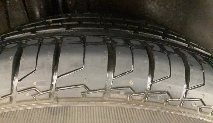 2021 Maruti S Cross ZETA 1.5, Petrol, Manual, 27,323 km, Right Rear Tyre Tread