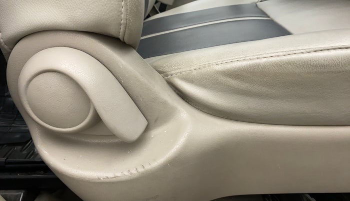 2013 Renault Pulse RX Z DIESEL, Diesel, Manual, 69,996 km, Driver Side Adjustment Panel