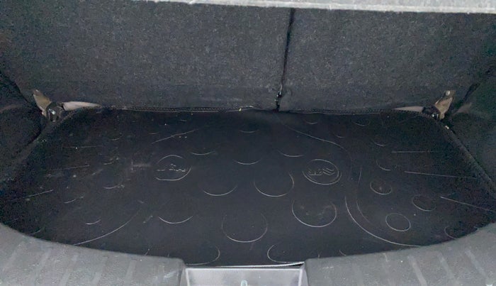 2014 Maruti Wagon R 1.0 VXI, Petrol, Manual, 41,779 km, Boot Inside View