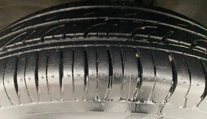 2014 Maruti Wagon R 1.0 VXI, Petrol, Manual, 41,779 km, Left Front Tyre Tread