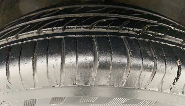 2014 Maruti Wagon R 1.0 VXI, Petrol, Manual, 41,779 km, Right Front Tyre Tread