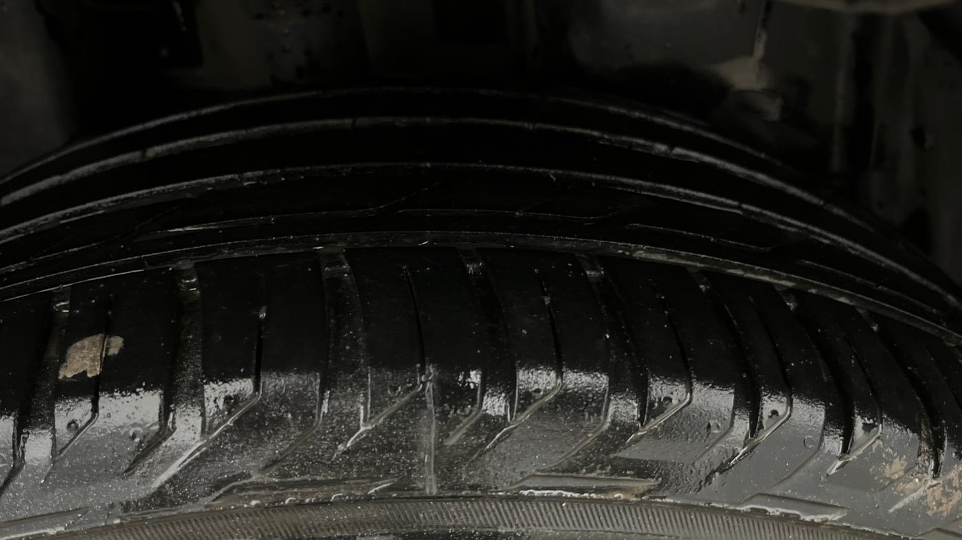 2019 Jeep Compass LIMITED PLUS PETROL AT, Petrol, Automatic, 47,139 km, Right Rear Tyre Tread