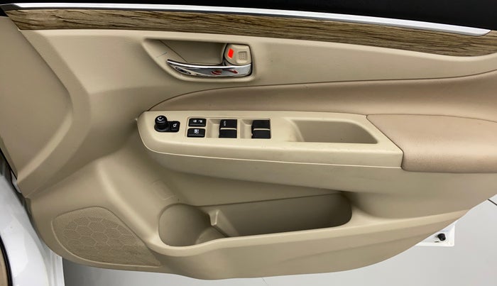 2021 Maruti Ciaz ALPHA  AT 1.5 SHVS PETROL, Petrol, Automatic, 19,581 km, Driver Side Door Panels Control