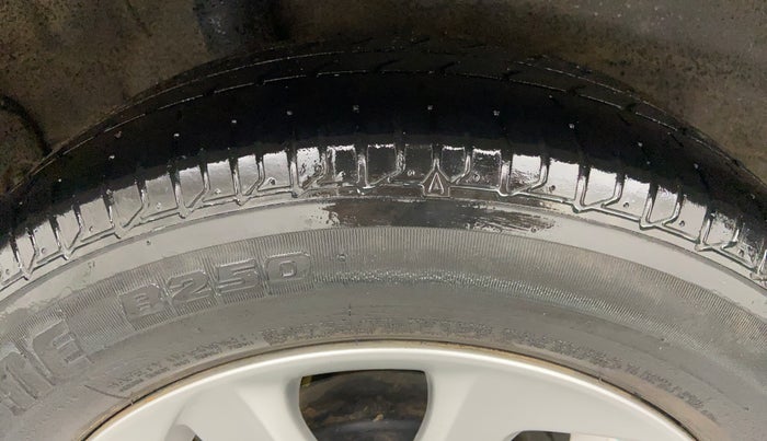 2014 Honda Mobilio 1.5 V OPT. I VTEC, Petrol, Manual, 46,305 km, Right Rear Tyre Tread
