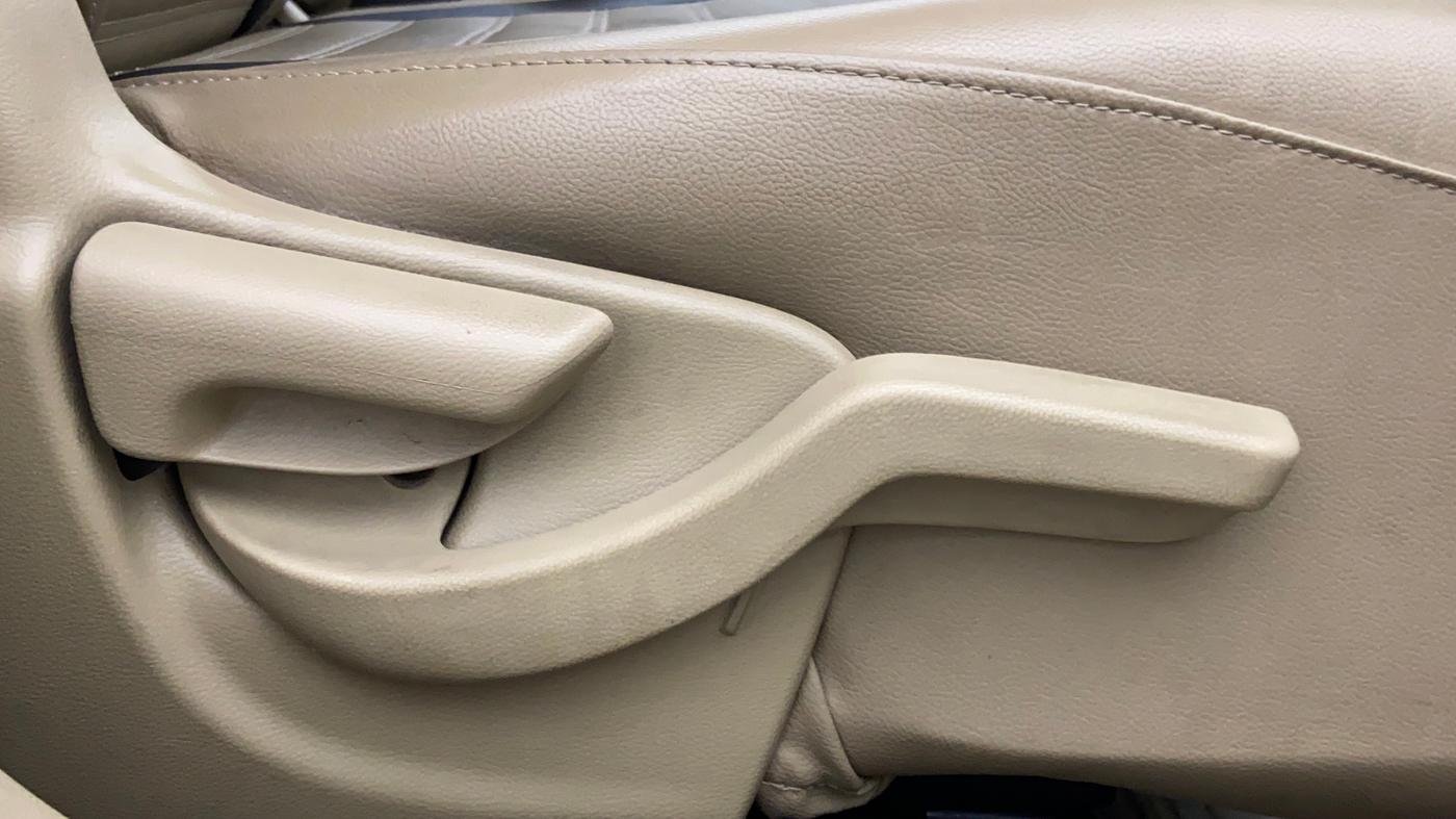 2014 Honda Mobilio 1.5 V OPT. I VTEC, Petrol, Manual, 46,305 km, Driver Side Adjustment Panel