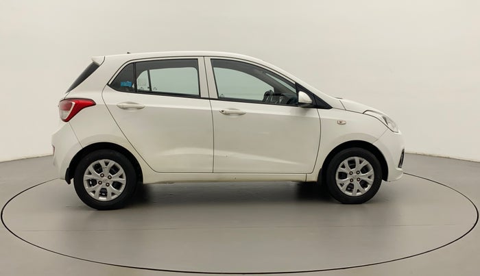 2015 Hyundai Grand i10 MAGNA 1.2 KAPPA VTVT, Petrol, Manual, 26,690 km, Right Side View