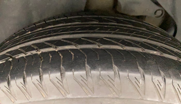 2022 Tata Safari XZA PLUS DARK EDITION, Diesel, Automatic, 27,886 km, Right Rear Tyre Tread