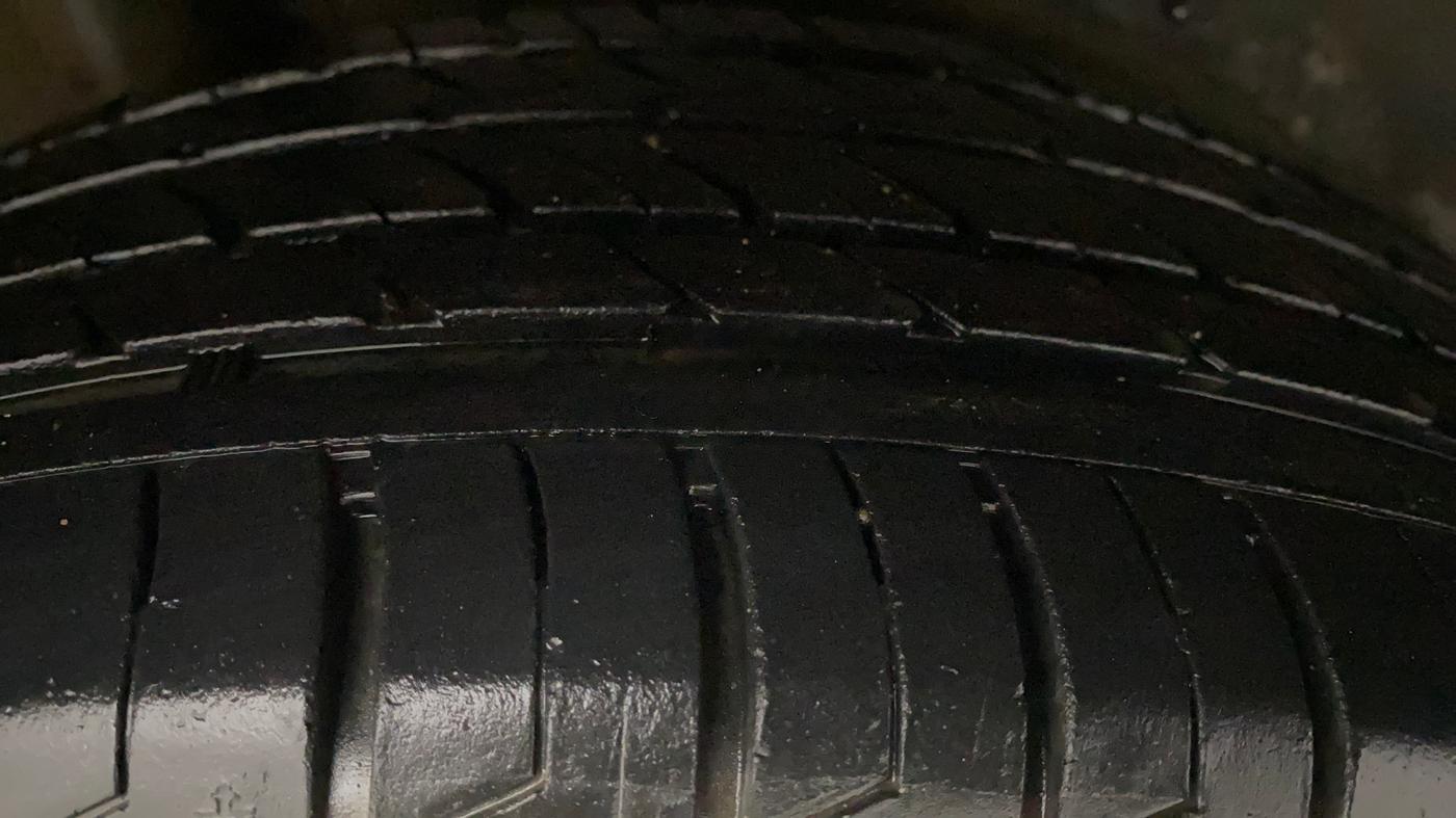 2022 Maruti S Cross ZETA AT 1.5, Petrol, Automatic, 13,393 km, Right Rear Tyre Tread