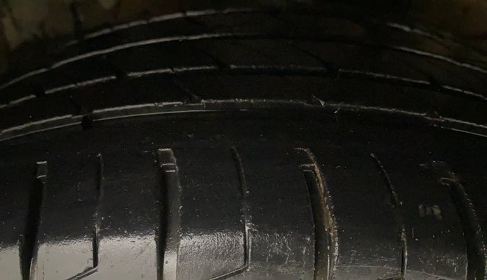 2022 Maruti S Cross ZETA AT 1.5, Petrol, Automatic, 13,393 km, Right Front Tyre Tread