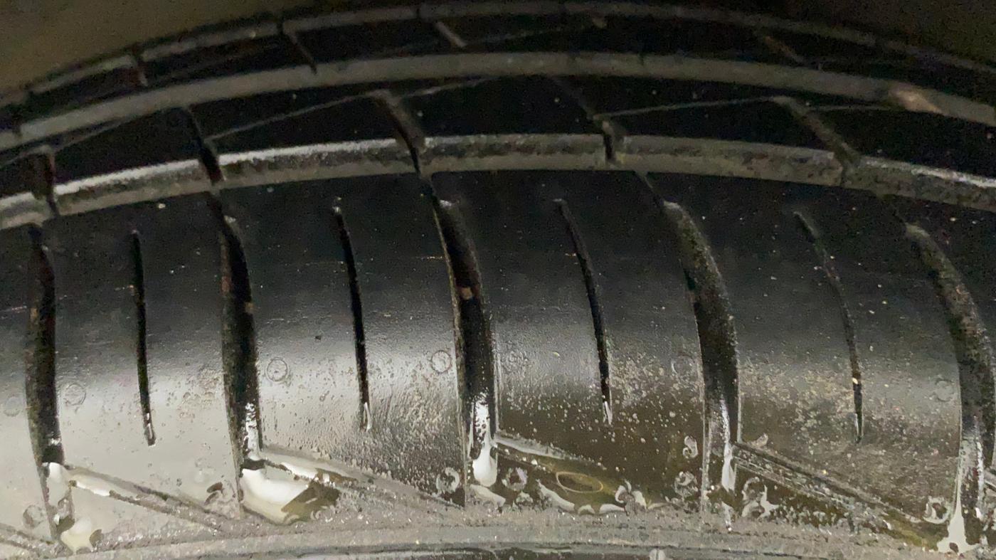 2015 Maruti Celerio VXI AMT, Petrol, Automatic, 29,114 km, Right Front Tyre Tread
