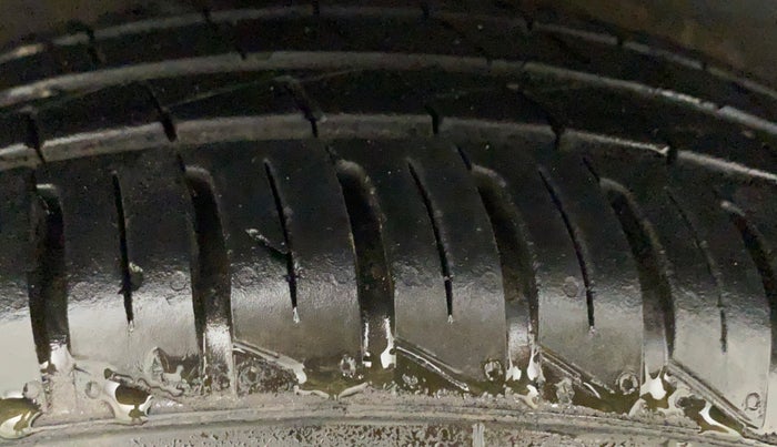2015 Maruti Celerio VXI AMT, Petrol, Automatic, 29,114 km, Right Rear Tyre Tread