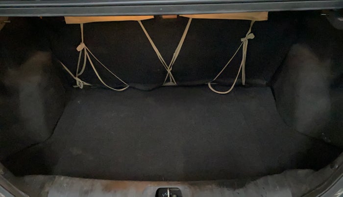 2016 Maruti Swift Dzire ZXI, Petrol, Manual, 73,424 km, Boot Inside