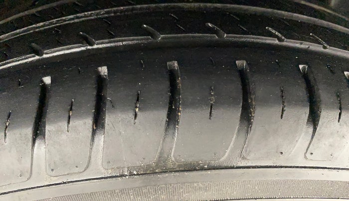 2020 Maruti Swift VXI, Petrol, Manual, 40,354 km, Left Rear Tyre Tread