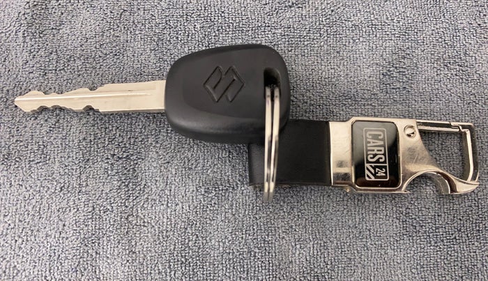 2021 Maruti Baleno SIGMA PETROL 1.2, Petrol, Manual, 23,374 km, Key Close Up