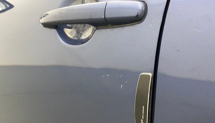 2017 Maruti Baleno DELTA PETROL 1.2, Petrol, Manual, 82,843 km, Front passenger door - Slightly dented