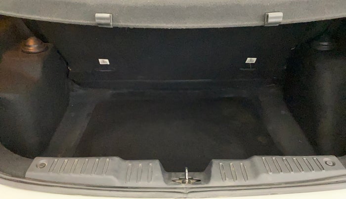 2022 Tata ALTROZ XT PETROL, Petrol, Manual, 63,748 km, Boot Inside