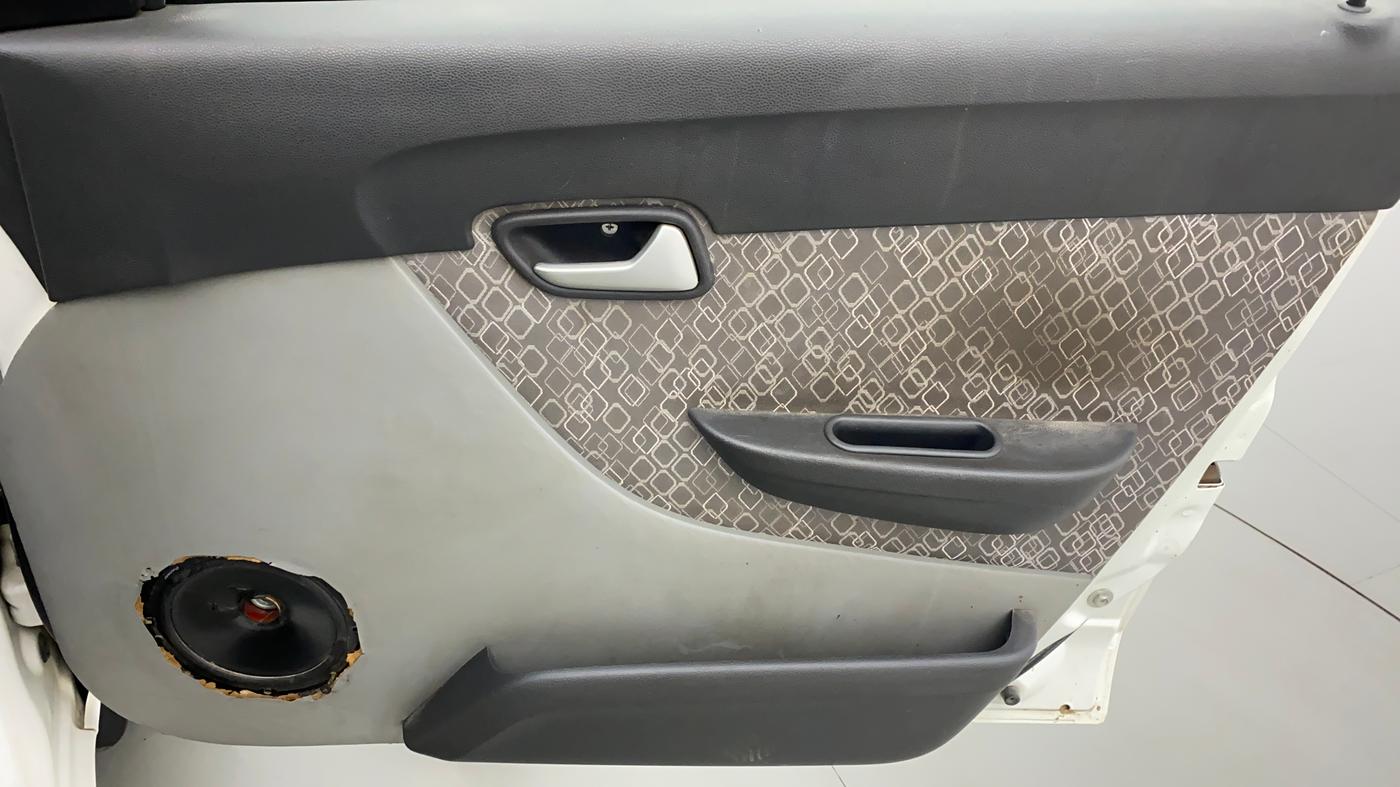 2019 Maruti Alto 800 LXI, Petrol, Manual, 36,696 km, Driver Side Door Panels Control