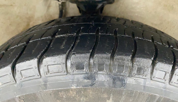 2019 Maruti Alto 800 LXI, Petrol, Manual, 36,696 km, Right Front Tyre Tread