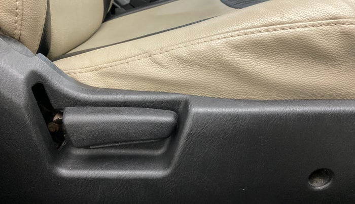 2019 Maruti Alto LXI, Petrol, Manual, 75,259 km, Driver Side Adjustment Panel