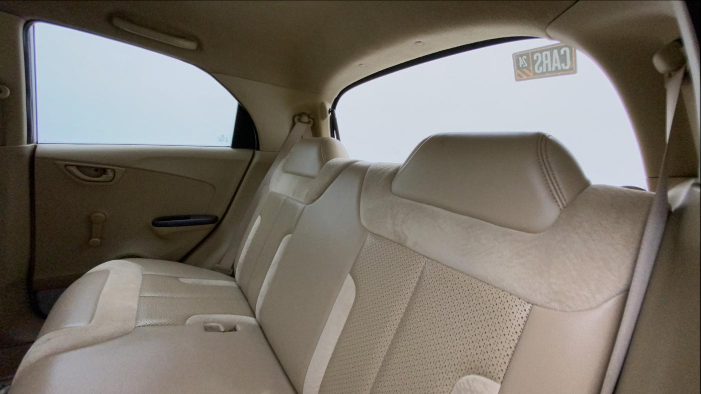 2013 Honda Brio E MT, Petrol, Manual, 62,275 km, Right Side Rear Door Cabin