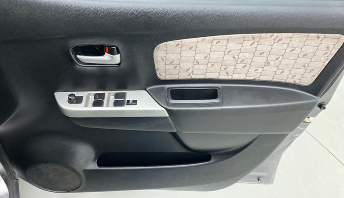 2015 Maruti Wagon R 1.0 VXI, Petrol, Manual, 73,736 km, Driver Side Door Panels Control