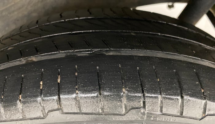 2015 Maruti Wagon R 1.0 VXI, Petrol, Manual, 73,736 km, Left Rear Tyre Tread
