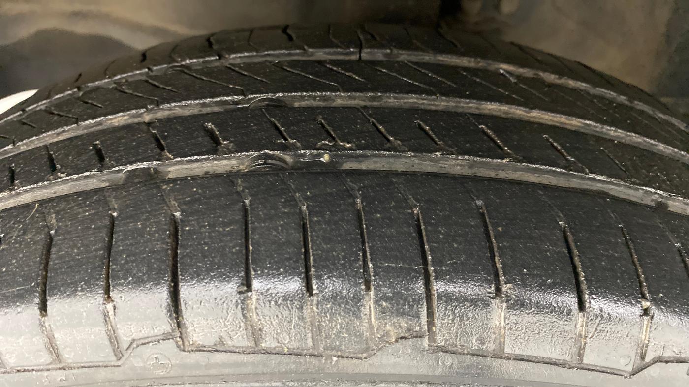 2015 Maruti Wagon R 1.0 VXI, Petrol, Manual, 73,736 km, Left Front Tyre Tread