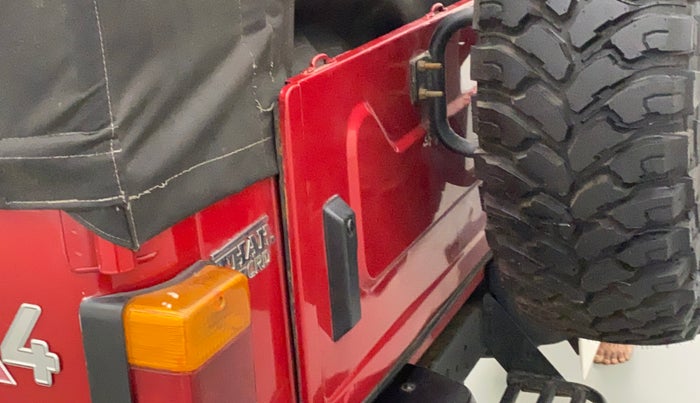 2017 Mahindra Thar CRDE 4X4 AC, Diesel, Manual, 55,583 km, Dicky (Boot door) - Paint has minor damage