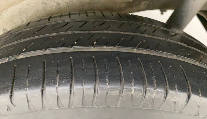 2016 Maruti Wagon R 1.0 VXI AMT, Petrol, Automatic, 69,491 km, Left Rear Tyre Tread