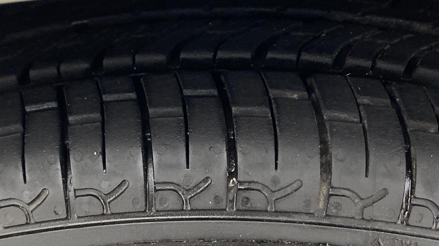 2019 Datsun Redi Go T (O), Petrol, Manual, 38,330 km, Left Front Tyre Tread