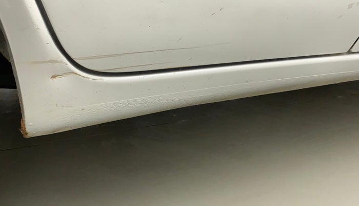 2014 Honda Brio EX MT, Petrol, Manual, 66,051 km, Right running board - Slightly dented