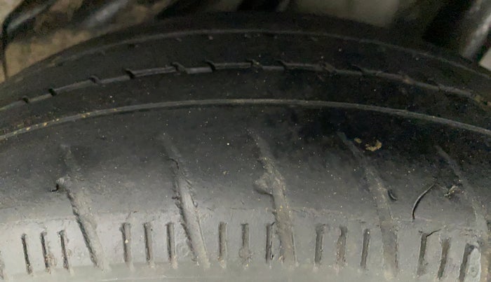 2014 Honda Brio EX MT, Petrol, Manual, 66,051 km, Left Rear Tyre Tread