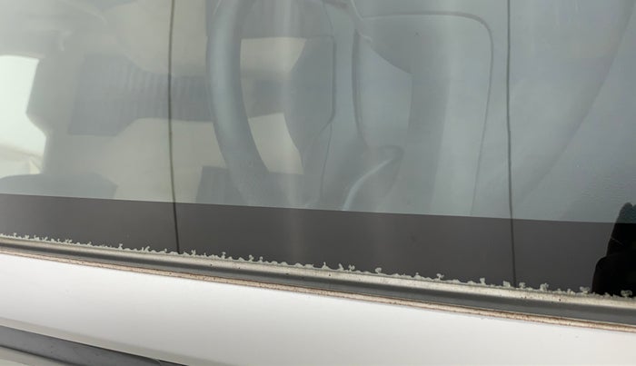 2014 Honda Brio EX MT, Petrol, Manual, 66,051 km, Right A pillar - Paint is slightly faded