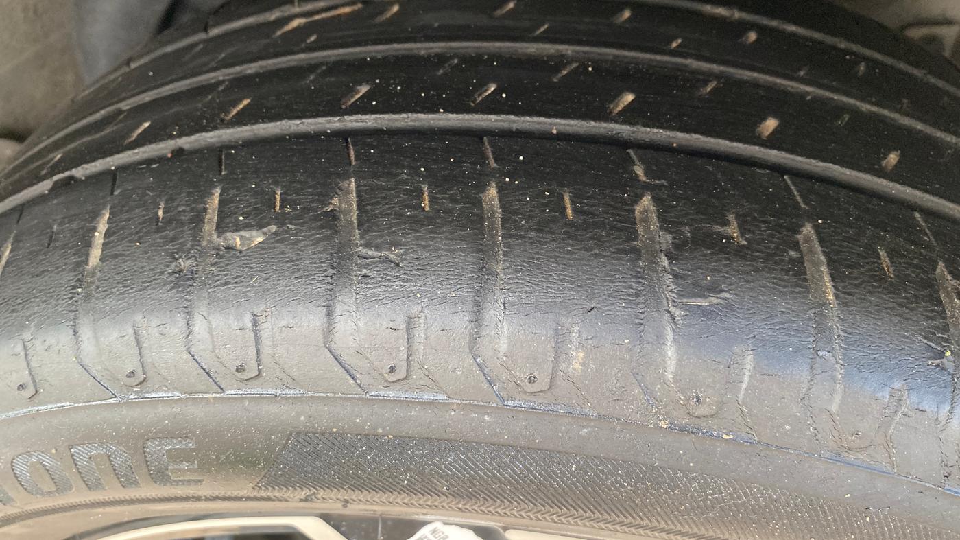 2022 Hyundai Verna SX (O) 1.5 CRDI AT, Diesel, Automatic, 40,145 km, Left Rear Tyre Tread