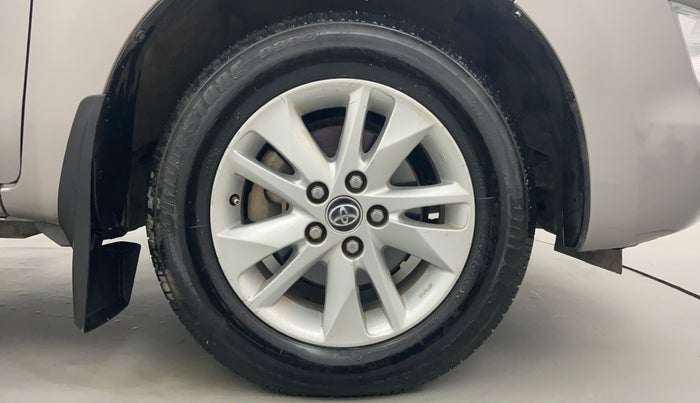 2019 Toyota Innova Crysta 2.4 GX 8 STR, Diesel, Manual, 1,87,298 km, Right Front Tyre