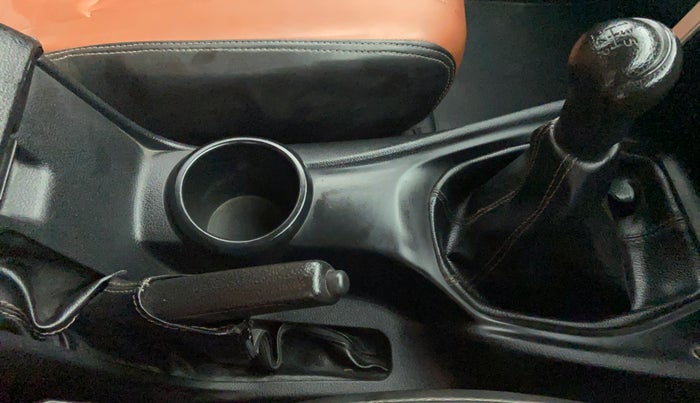 2019 Toyota Innova Crysta 2.4 GX 8 STR, Diesel, Manual, 1,87,298 km, Gear Lever